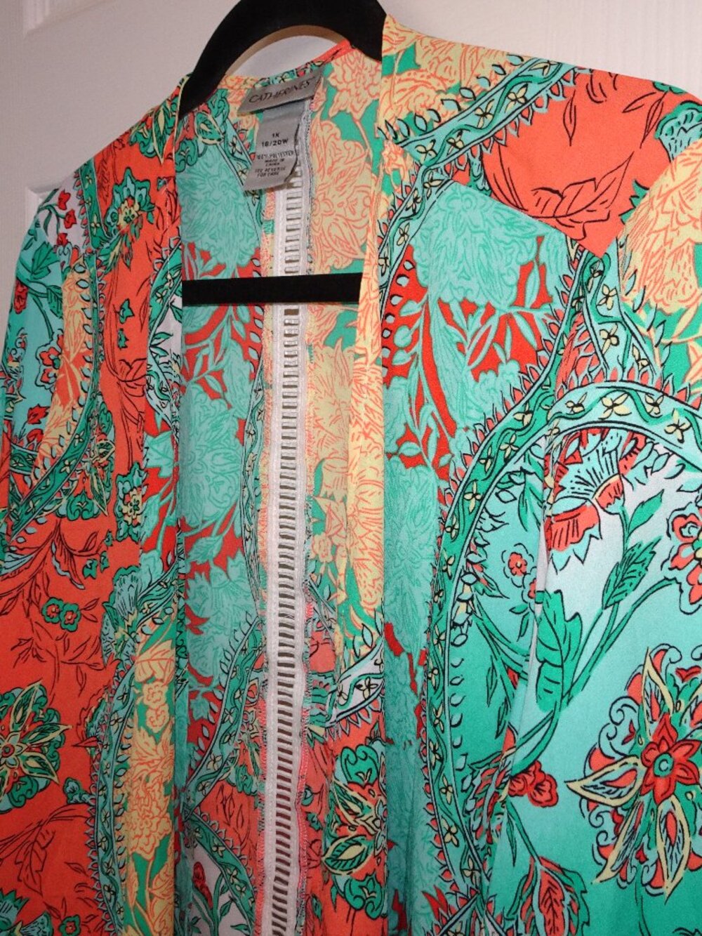Beautiful Ultra-lightweight Kimono Cover Up - Picture 3 of 5